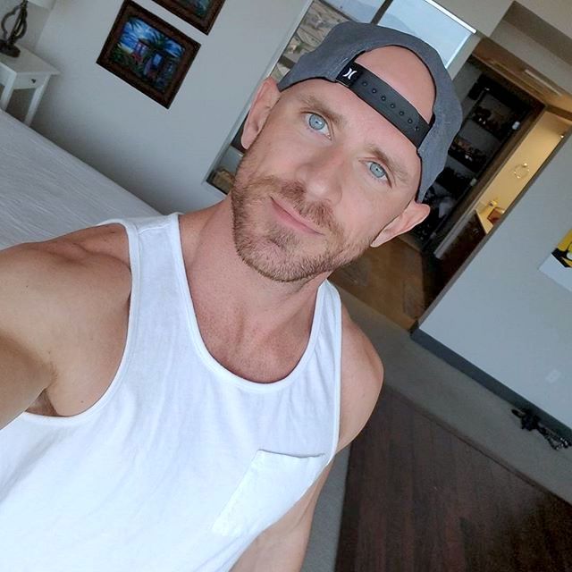 <em>Andres Perez</em>